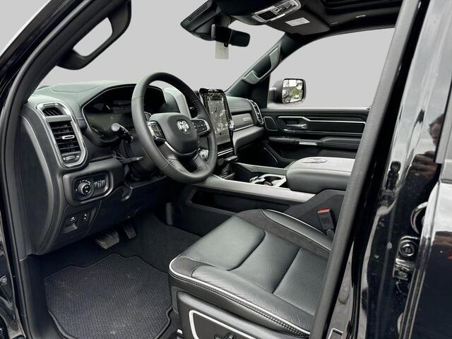 Dodge 1500 Ram 5.7 V8 4x4 Crew Cab Laramie | Model24 | Elektr. treeplanken | Head-up | 360gr camera| Panorama | Trekhaak | LPG|