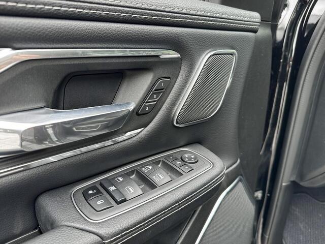 Dodge 1500 Ram 5.7 V8 4x4 Crew Cab Laramie | Model24 | Elektr. treeplanken | Head-up | 360gr camera| Panorama | Trekhaak | LPG|