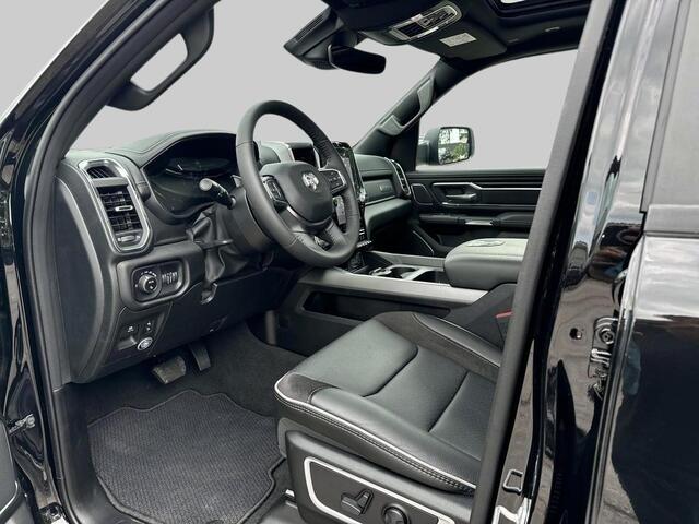 Dodge 1500 Ram 5.7 V8 4x4 Crew Cab Laramie | Model24| Panorama| Trekhaak 13-polig| LPG |