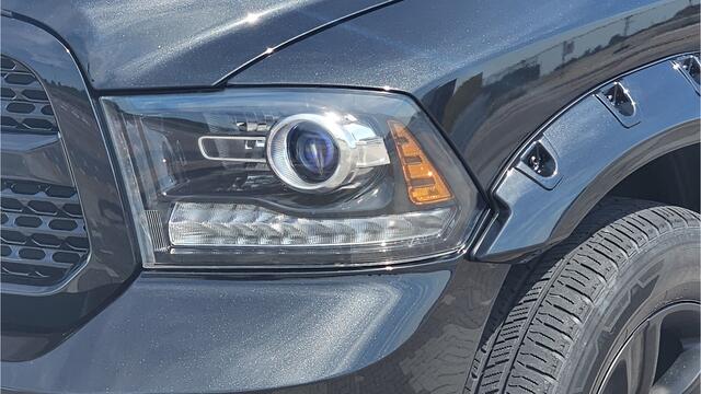 Dodge 1500 LARAMIE/SPORT 4X4 CREW CAB. 5,7LTR V8 AUT. BLACK EDITION