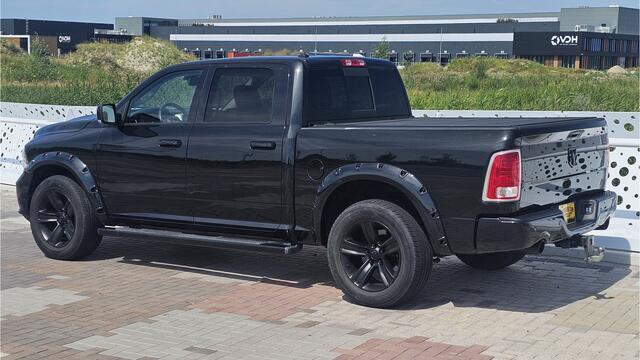 Dodge 1500 LARAMIE/SPORT 4X4 CREW CAB. 5,7LTR V8 AUT. BLACK EDITION