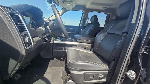 Dodge 1500 LARAMIE/SPORT 4X4 CREW CAB. 5,7LTR V8 AUT. BLACK EDITION