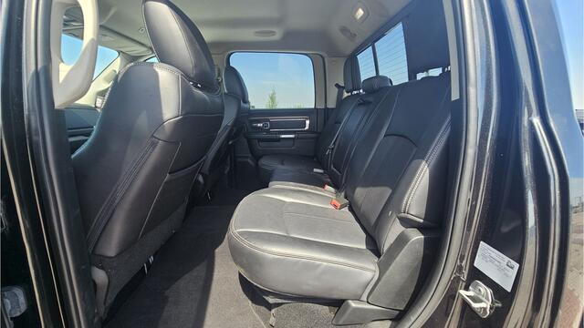 Dodge 1500 LARAMIE/SPORT 4X4 CREW CAB. 5,7LTR V8 AUT. BLACK EDITION