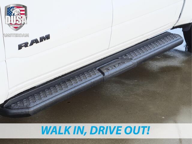 Dodge 1500 RAM Laramie | Night Edition | Crew Cab | 4X4 | 2025 Panorama | 14,4-inch Touchscreen | Passenger Display Meerprijs extra opties / Accessoires - Deksel, Backflip, Fenders, wraps, Stripings etc