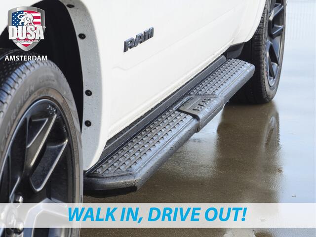 Dodge 1500 RAM Laramie | Night Edition | Crew Cab | 4X4 | 2025 Panorama | 14,4-inch Touchscreen | Passenger Display Meerprijs extra opties / Accessoires - Deksel, Backflip, Fenders, wraps, Stripings etc