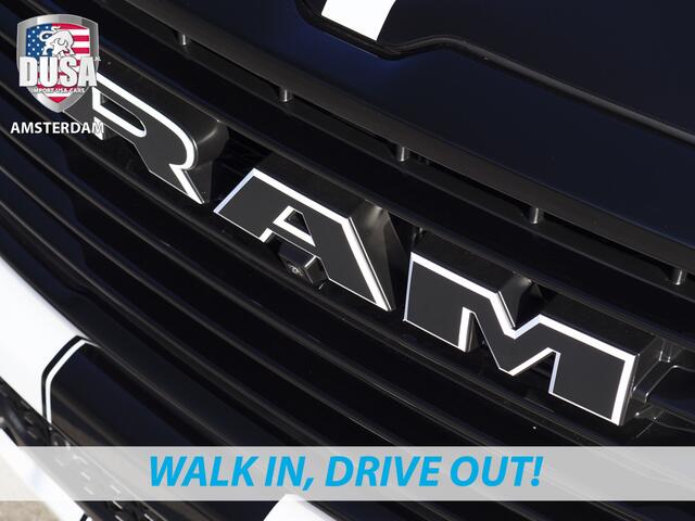 Dodge 1500 RAM Laramie | Night Edition | Crew Cab | 4X4 | 2025 Panorama | Niveau regeling | 14,4-inch Touchscreen | Passenger Display Meerprijs extra opties / Accessoires zoals Deksel, Backflip, Fenders, wraps, Stripings etc