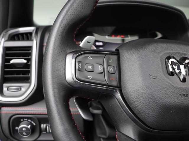 Dodge 1500 Ram 6.2 V8 4x4 Crew Cab TRX 712 pk | LPG | Pano | Groot Navi |