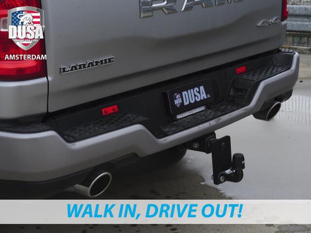 Dodge 1500 RAM | Laramie | Sport | Crew Cab | 4X4 | 2025 | Panorama | 12-inch Touchscreen | Sport Package Meerprijs extra opties / Accessoires zoals Deksel, Backflip, Fenders, wraps, Stripings etc
