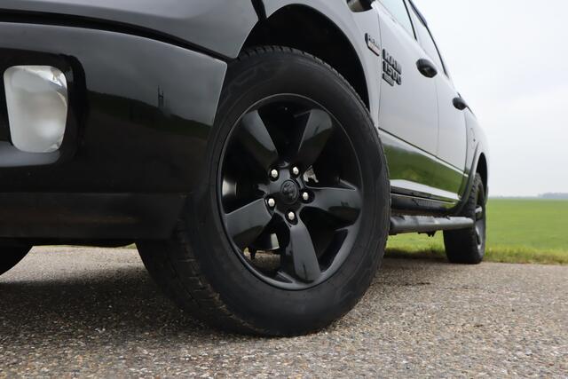 Dodge 1500 Ram 5.7 V8 4x4 Crew Cab Selles Packages | Stoel/Stuur verwarming | 3500 KG Trekgewicht | 4x4 | Lederenbekleding | Camera | Applecarplay