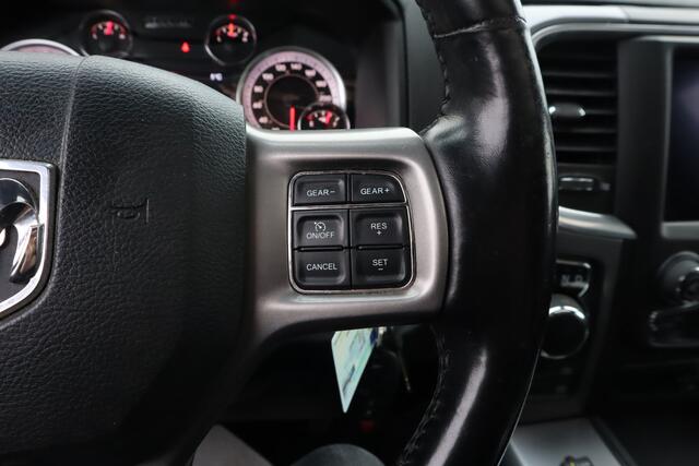 Dodge 1500 Ram 5.7 V8 4x4 Crew Cab Selles Packages | Stoel/Stuur verwarming | 3500 KG Trekgewicht | 4x4 | Lederenbekleding | Camera | Applecarplay