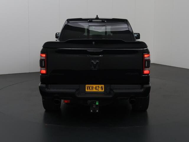 Dodge 1500 Ram | Limited | 4X4 | 5.7 V8 | LPG | Crew Cab | Harman / Kardon | Night Edition | Luchtvering | Navigatie | 5-zits | Limited | Sidesteps | Trekhaak