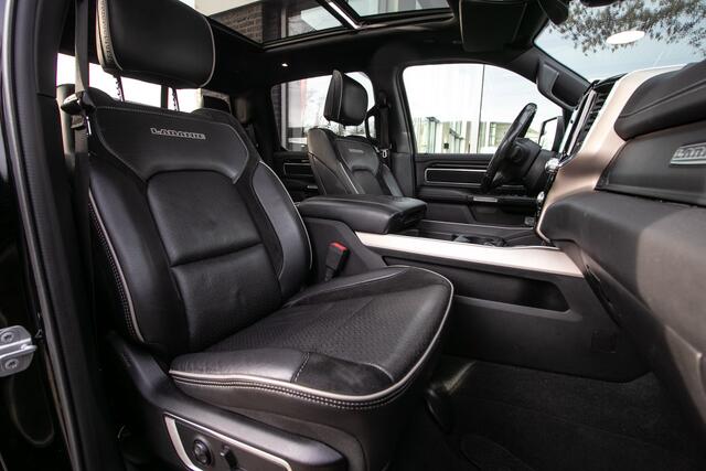 Dodge 1500 Ram 5.7 V8 4x4 Crew Cab Laramie Luchtvering | Elek. treeplanken | Dealer ond.