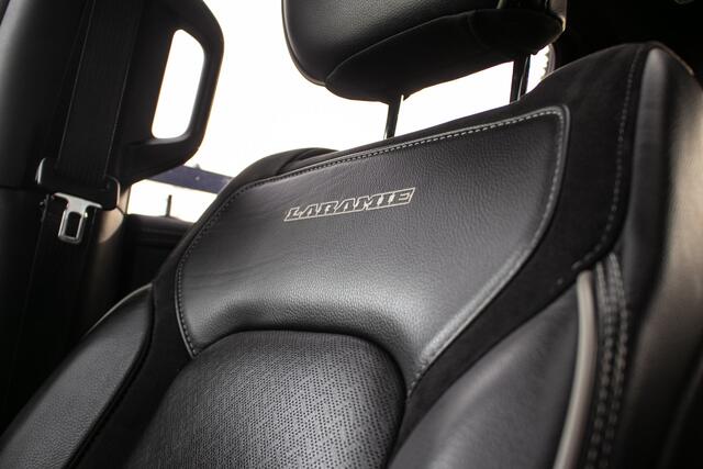 Dodge 1500 Ram 5.7 V8 4x4 Crew Cab Laramie Luchtvering | Elek. treeplanken | Dealer ond.