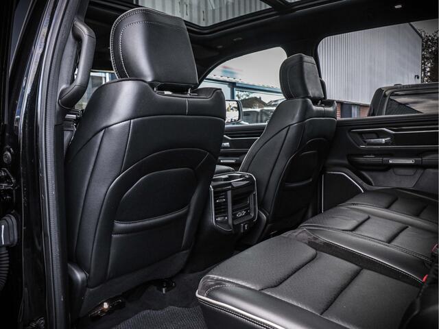 Dodge 1500 Ram Laramie | FULL OPTION | 5.7L V8 4x4 | | Luchtvering | Panorama dak |