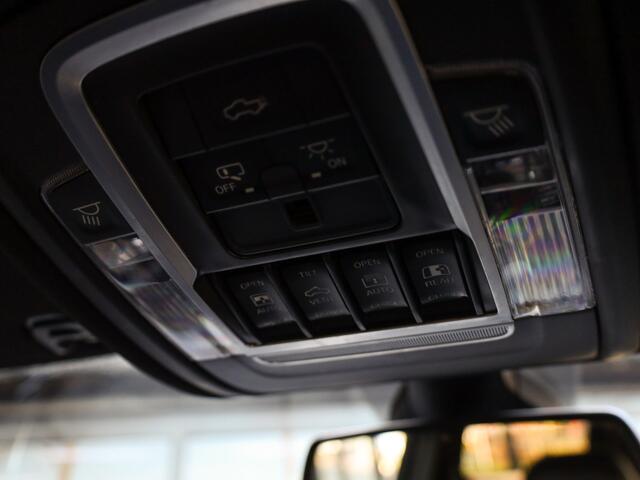 Dodge 1500 Ram 5.7 V8 4x4 Crew Cab Laramie | Luchtvering | stoel/stuur verwarming | 4x4| 22 inch velgen