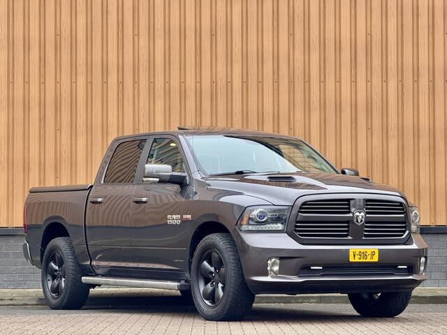 Dodge 1500 Ram 5.7 V8 Quad Cab 6'4 | Trekhaak 3500 Kg | Elektrische Stoelen | Achteruitrijcamera | Parkeersensoren | Stoelventilatie | Stoelverwarming | 20'' lichtmetaal | Cruise Control | Stuurverwarming | Navigatie | Bluetoo