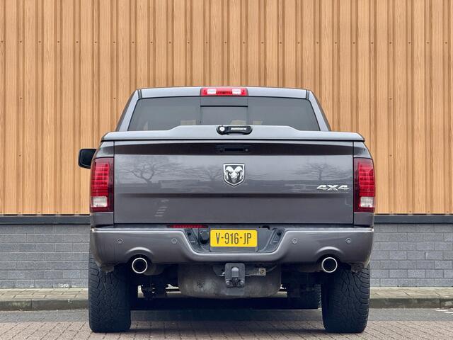 Dodge 1500 Ram 5.7 V8 Quad Cab 6'4 | Trekhaak 3500 Kg | Elektrische Stoelen | Achteruitrijcamera | Parkeersensoren | Stoelventilatie | Stoelverwarming | 20'' lichtmetaal | Cruise Control | Stuurverwarming | Navigatie | Bluetoo