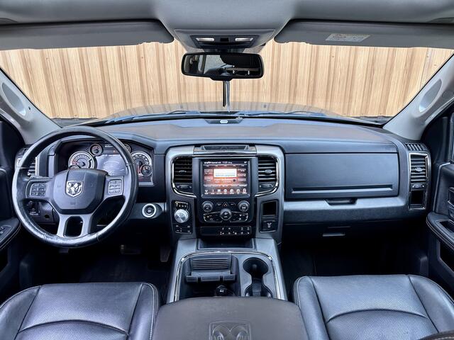 Dodge 1500 Ram 5.7 V8 Quad Cab 6'4 | Trekhaak 3500 Kg | Elektrische Stoelen | Achteruitrijcamera | Parkeersensoren | Stoelventilatie | Stoelverwarming | 20'' lichtmetaal | Cruise Control | Stuurverwarming | Navigatie | Bluetoo