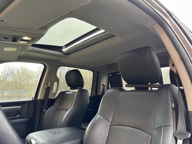 Dodge 1500 Ram 5.7 V8 Quad Cab 6'4 | Trekhaak 3500 Kg | Elektrische Stoelen | Achteruitrijcamera | Parkeersensoren | Stoelventilatie | Stoelverwarming | 20'' lichtmetaal | Cruise Control | Stuurverwarming | Navigatie | Bluetoo