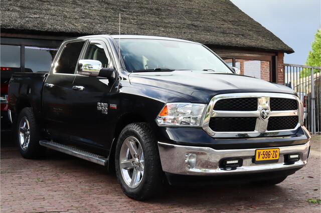 Dodge 1500 Ram Classic 5.7 liter | Navigatie | 3500 KG trekhaak | Stoel/stuur verwarming | Schuif-kantel dak