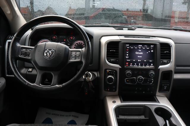 Dodge 1500 Ram Classic 5.7 liter | Navigatie | 3500 KG trekhaak | Stoel/stuur verwarming | Schuif-kantel dak