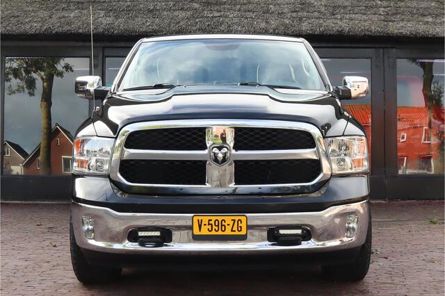 Dodge 1500 Ram Classic 5.7 liter | Navigatie | 3500 KG trekhaak | Stoel/stuur verwarming | Schuif-kantel dak