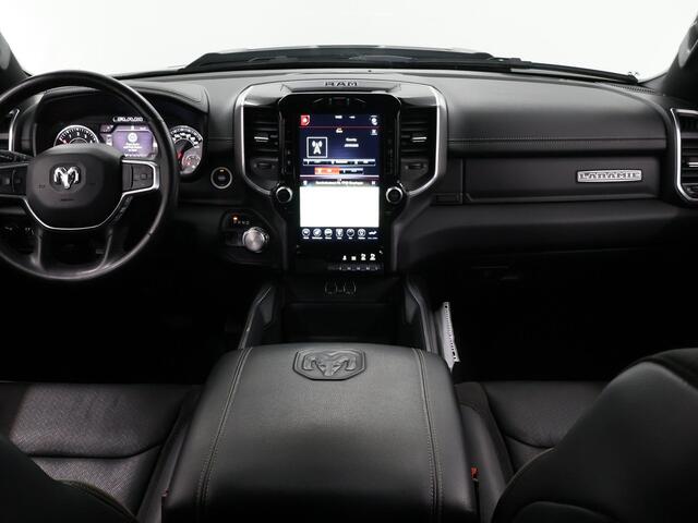 Dodge 1500 Ram 5.7 V8 | LPG | 4x4 | Crew Cab | Laramie | BLACK | Parkeercamera | Trekhaak | Sidesteps | Prins LPG | LED | Steelgrey