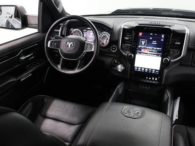 Dodge 1500 Ram 5.7 V8 | LPG | 4x4 | Crew Cab | Laramie | BLACK | Parkeercamera | Trekhaak | Sidesteps | Prins LPG | LED | Steelgrey