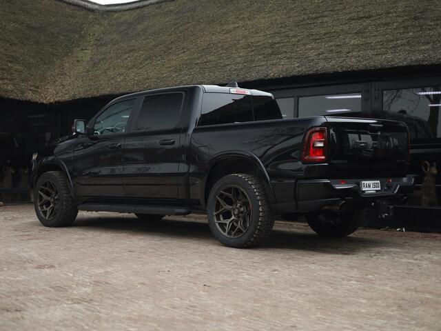 Dodge 1500 Ram 2025 3.0L HURRICANE BIGHORN NIGHT | BPM VRIJ | 22 Inch 4 PLAY | Lederen Bekleding | LPG in of onderbouw | Deksel | Panoramadak