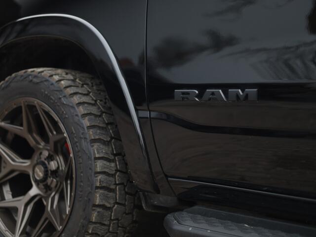Dodge 1500 Ram 2025 3.0L HURRICANE BIGHORN NIGHT | BPM VRIJ | 22 Inch 4 PLAY | Lederen Bekleding | LPG in of onderbouw | Deksel | Panoramadak