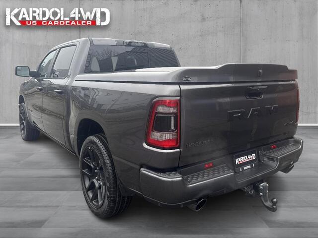 Dodge 1500 Ram 5.7 V8 4x4 Crew Cab Laramie | Model24 BPM VRIJ!| Elektr. treeplanken | SPECIAL STRIPING| Head-up | 360gr camera| Panorama | Trekhaak | LPG| Tonneau cover | | NIEUWE AUTO | Geheel rijklaarprijs | DIRECT RIJDEN |
