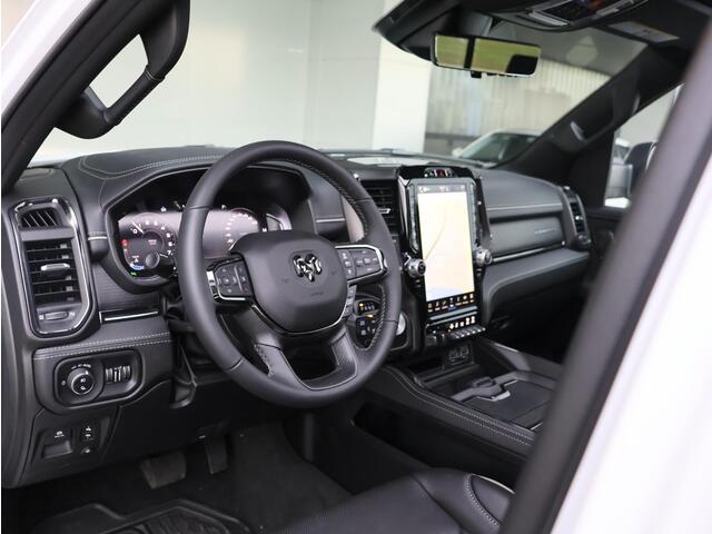 Dodge 1500 Ram 5.7 V8 4x4 Crew Cab Limited | Pano | Stoelmassage | 360 Camera |