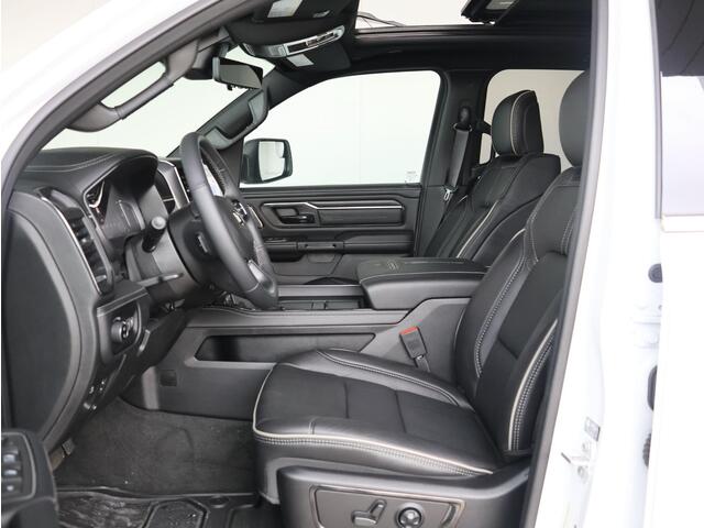 Dodge 1500 Ram 5.7 V8 4x4 Crew Cab Limited | Pano | Stoelmassage | 360 Camera |