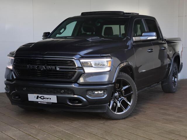 Dodge 1500 Ram 5.7 V8 4x4 Crew Cab Laramie Night | Luchtvering | Groot Navigatie | Elektrisch Sidebars |