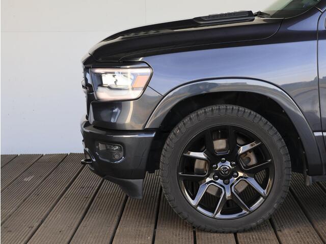 Dodge 1500 Ram 5.7 V8 4x4 Crew Cab Laramie Night | Luchtvering | Groot Navigatie | Elektrisch Sidebars |