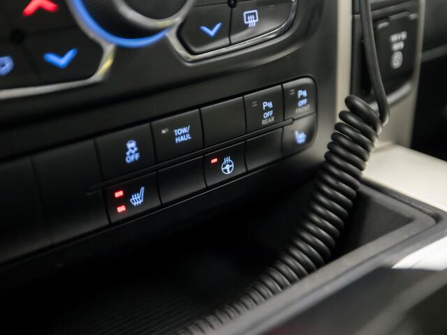 Dodge 1500 Ram 5.7 V8 Crew Cab 5'7 402Pk Automaat (NAVIGATIE, CLIMATE, STUUR/STOELVERWARMING, CAMERA, LEDEREN SPORTSTOELEN, GETINT GLAS, TREKHAAK, CRUISE, BLUETOOTH, NIEUWSTAAT)