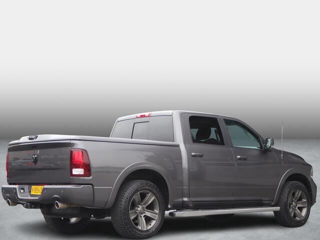 Dodge 1500 Ram 5.7 V8 4x4 Quad Cab 6'4 120L tank, Luchtvering, Trekhaak 3500KG, Leder, Panoramadak