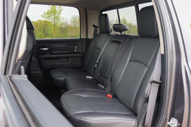 Dodge 1500 Ram 5.7 V8 4x4 Quad Cab 6'4 120L tank, Luchtvering, Trekhaak 3500KG, Leder, Panoramadak