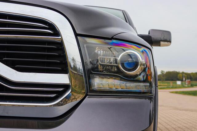 Dodge 1500 Ram 5.7 V8 4x4 Quad Cab 6'4 120L tank, Luchtvering, Trekhaak 3500KG, Leder, Panoramadak