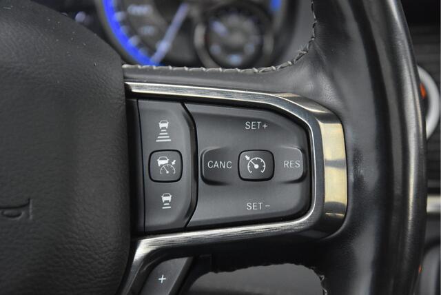 Dodge 1500 Ram 5.7 V8 4x4 Crew Cab Limited Black | LPG | Rambox | Split tail |