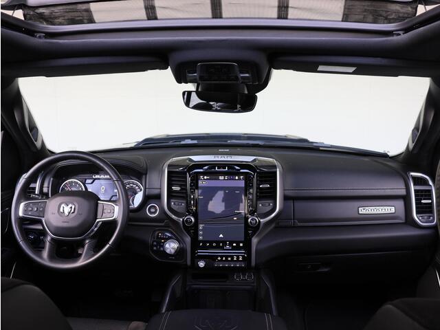 Dodge 1500 Ram 5.7 V8 4x4 Crew Cab Laramie | Luchtvering | Pano-Dak | Harman/Kardon |
