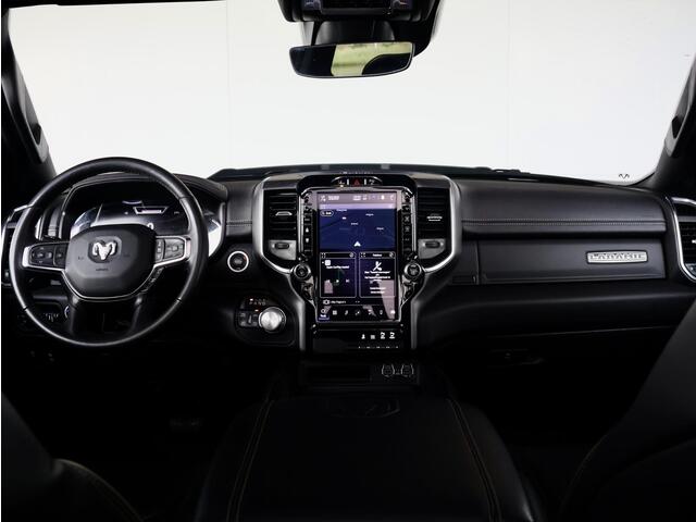 Dodge 1500 Ram 5.7 V8 4x4 Crew Cab Dominator | Uitlaatklep | Pano-dak | Tonneau cover | 22" | Fenders |