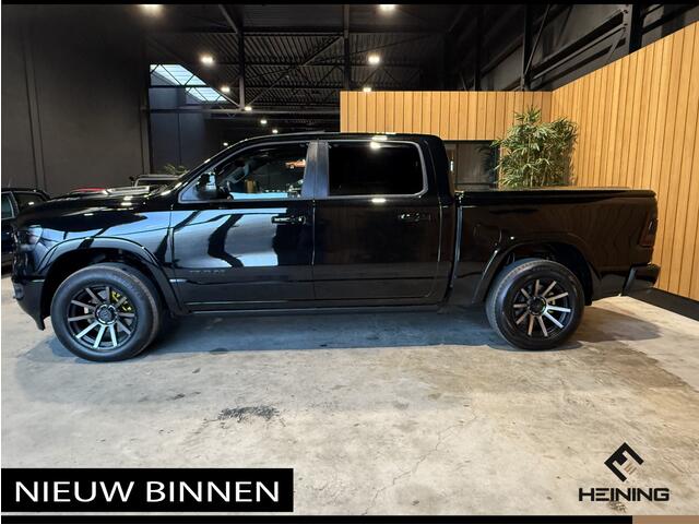 Dodge 1500 Ram 5.7 V8 4x4 Crew Cab Laramie Sport. Black Edition. Apple-carplay. Navi. Pano. NAP