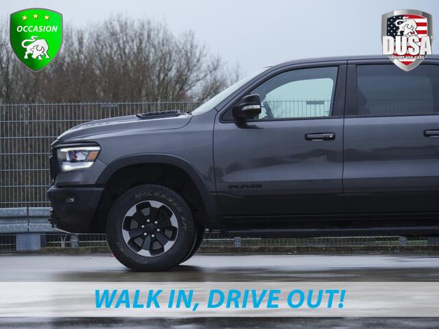 Dodge 1500 RAM Rebel | 5.7 V8 | 4x4 | Crew Cab Panoramadak | Niveau regeling / luchtvering | Deksel Nieuw binnen!