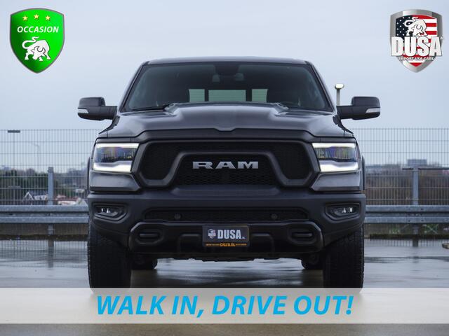 Dodge 1500 RAM Rebel | 5.7 V8 | 4x4 | Crew Cab Panoramadak | Niveau regeling / luchtvering | Deksel Nieuw binnen!