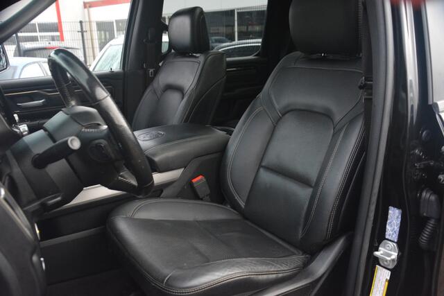 Dodge 1500 Ram 5.7 V8 4x4 Crew Cab 6'4 Sport | Navigatie | Panoramadak | Leer | Camera | Alpine sound | Carplay | Stoel-stuur verwarming | NL auto!! | Recent een grote beurt gehad incl bougies en spruitstukken!!