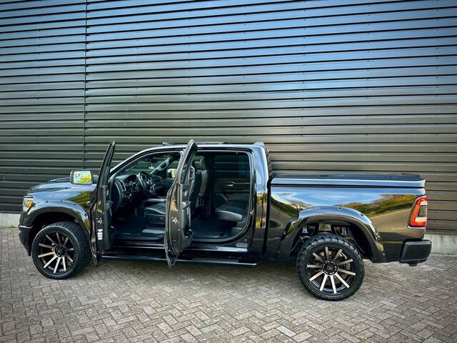 Dodge 1500 Ram 5.7 V8 4x4 SPORT NIGHT|PANO|360|H/K VOL!