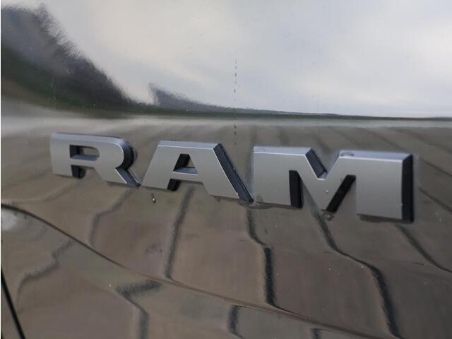 Dodge 1500 Ram 5.7 V8 4x4 Crew Cab Limited | Luchtvering | LPG | Panorama dak | Navigatie |