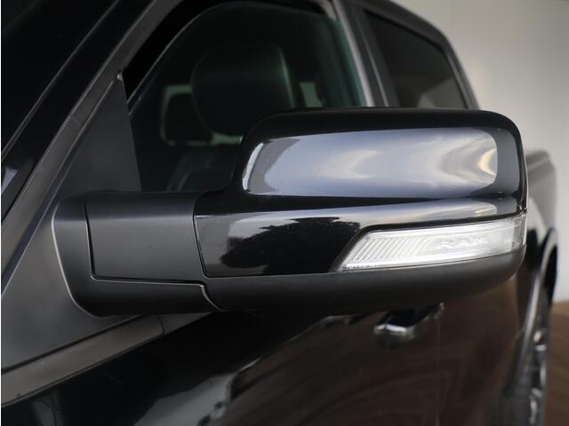 Dodge 1500 Ram 5.7 V8 4x4 Crew Cab Limited | Luchtvering | LPG | Panorama dak | Navigatie |