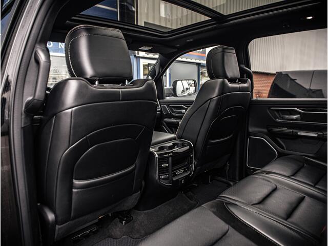 Dodge 1500 Ram Laramie Night 5.7 HEMI V8 | Full option | 4x4 Crew Cab